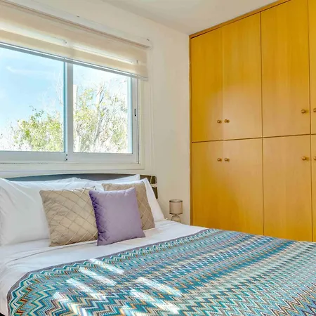 Phaedrus Living: Modern City Flat Elpida Lägenhet Strovolos